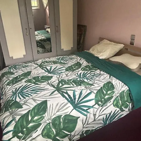 Panzió Chambre Chez L'Habitant Le Gond-Pontouvre